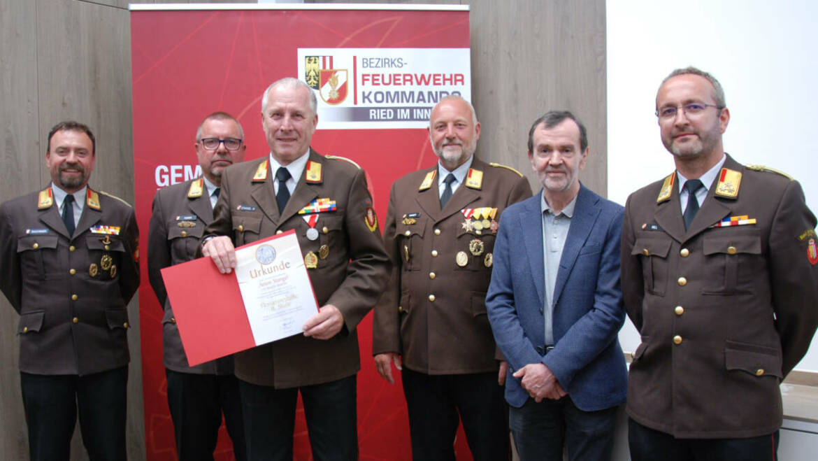 Auszeichnungsfeier Bezirksfeuerwehrkommando